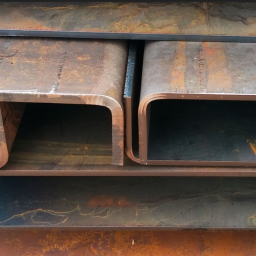 Стальной гнутый х/к швеллер 200х60х4 09г2с-15